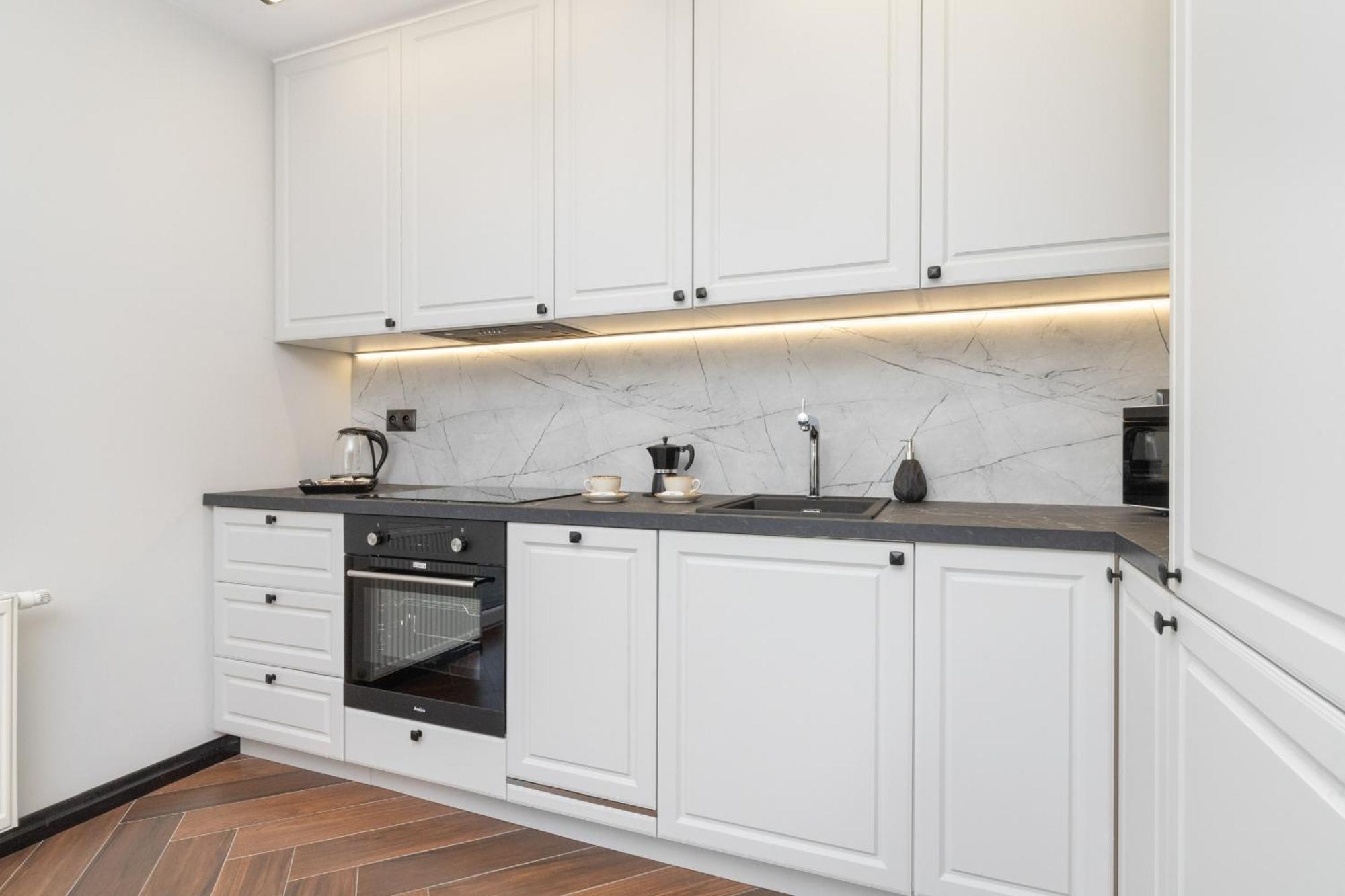 Apartament Exceptional With Charming Garden And Parking By Renters